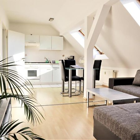Kuschelige Dachgeschosswohnung Am Clarapark 라이프치히 외부 사진