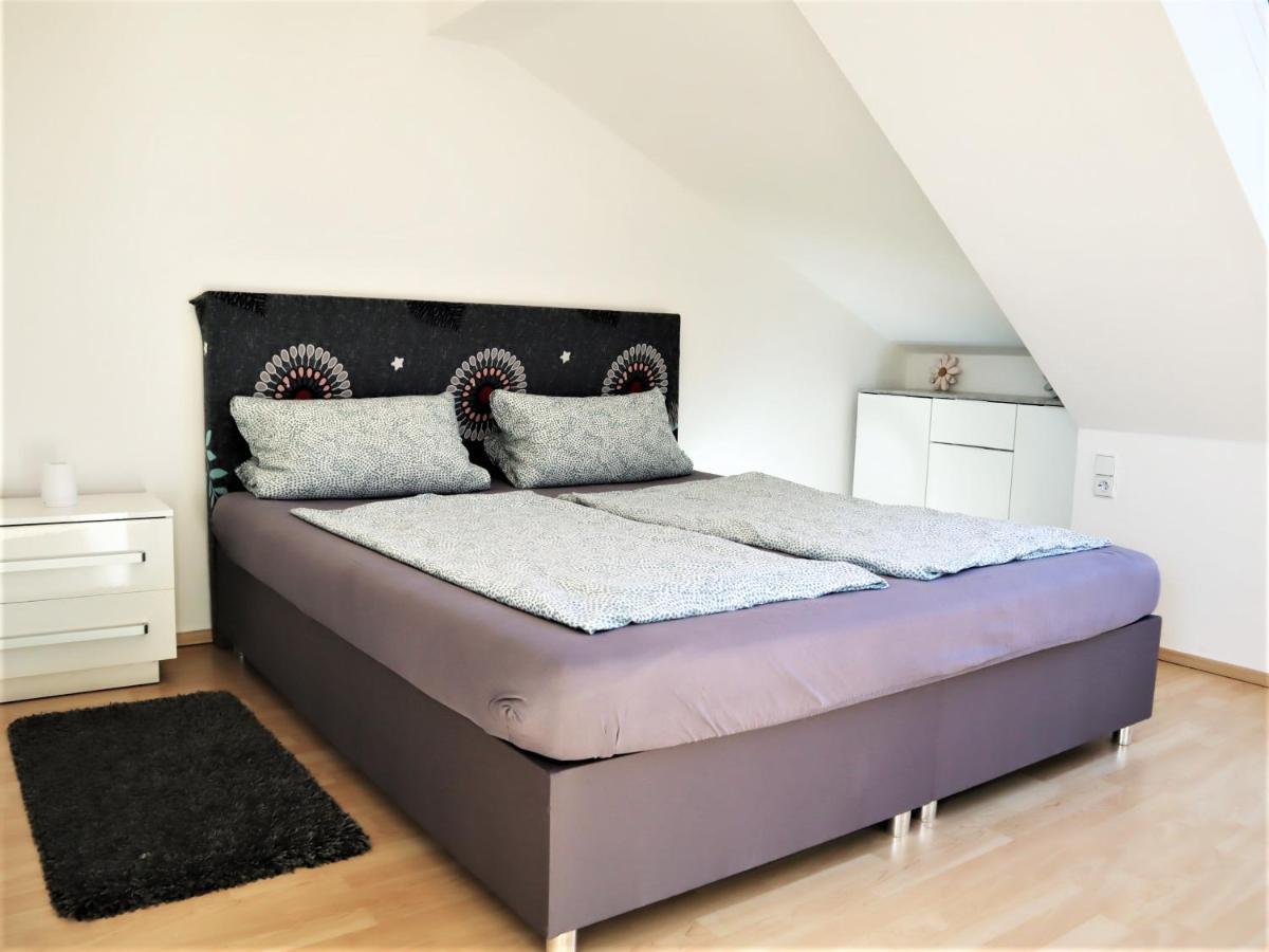 Kuschelige Dachgeschosswohnung Am Clarapark 라이프치히 외부 사진